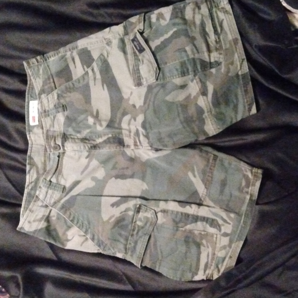 Men's wrangler camo shorts